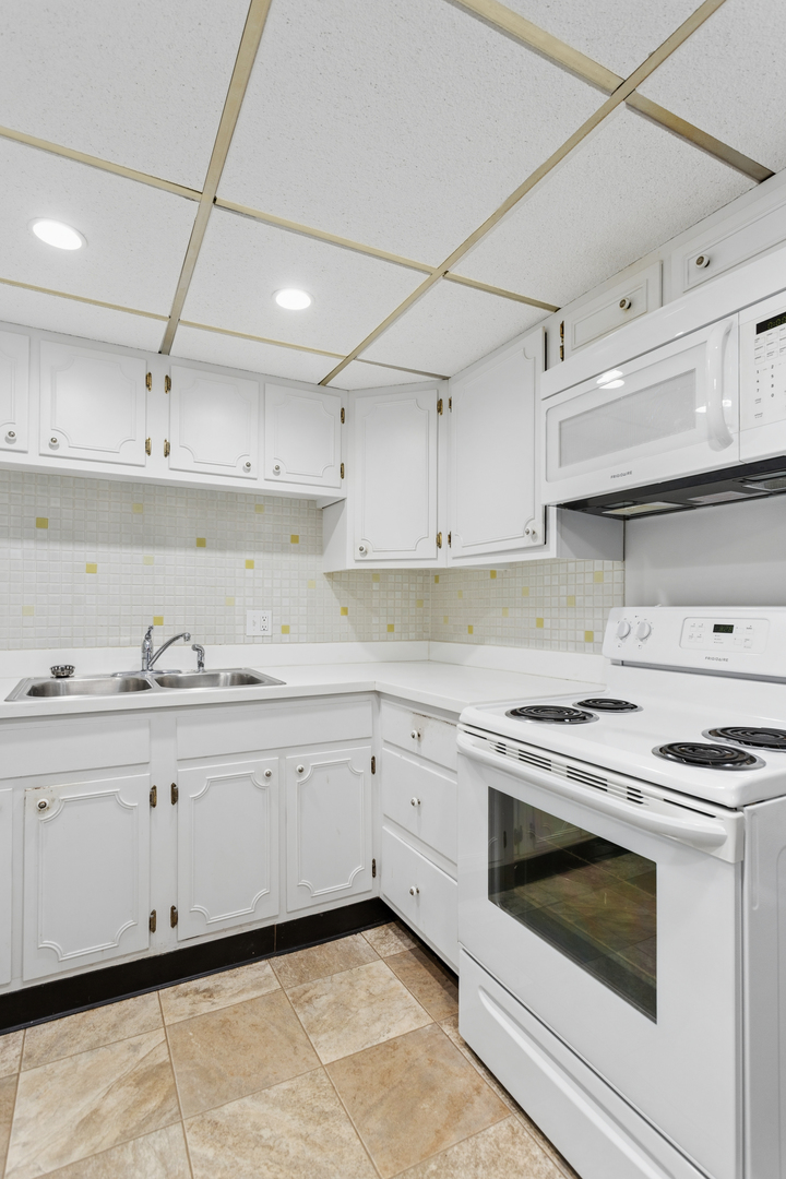 2900 Maple Avenue #4D, Downers Grove, IL 60515