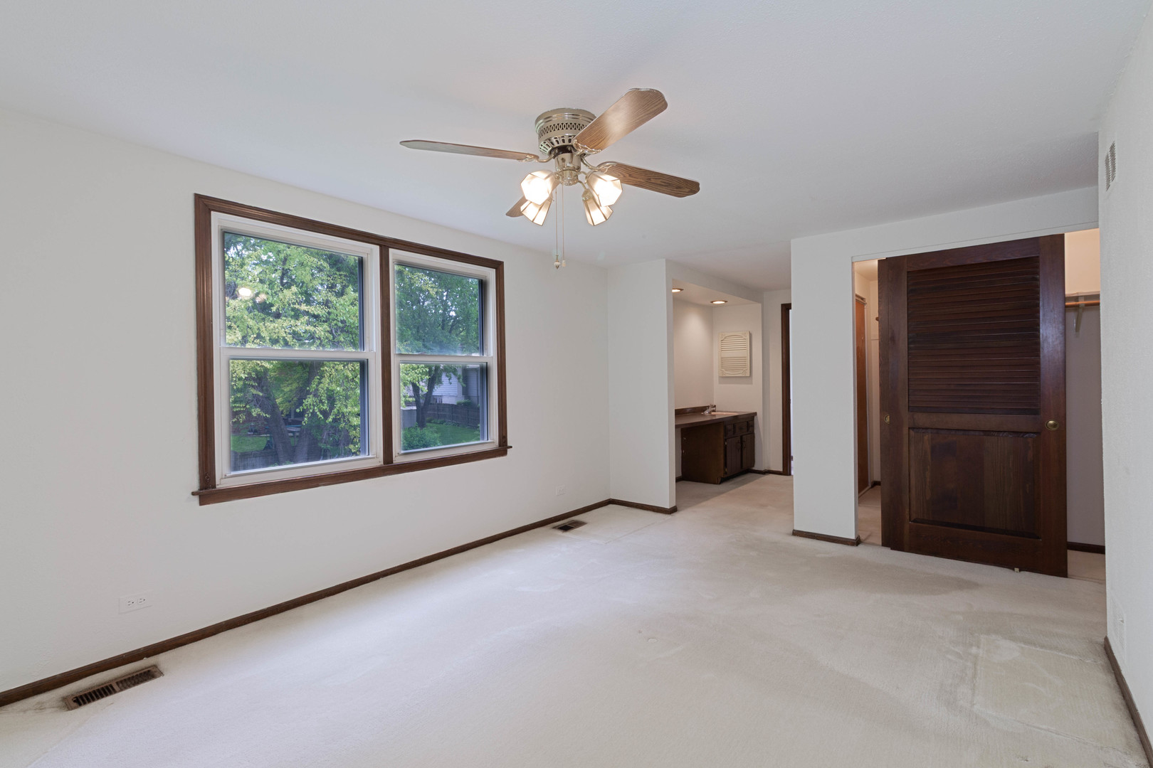 610 Pawnee Lane, Naperville, IL 60563