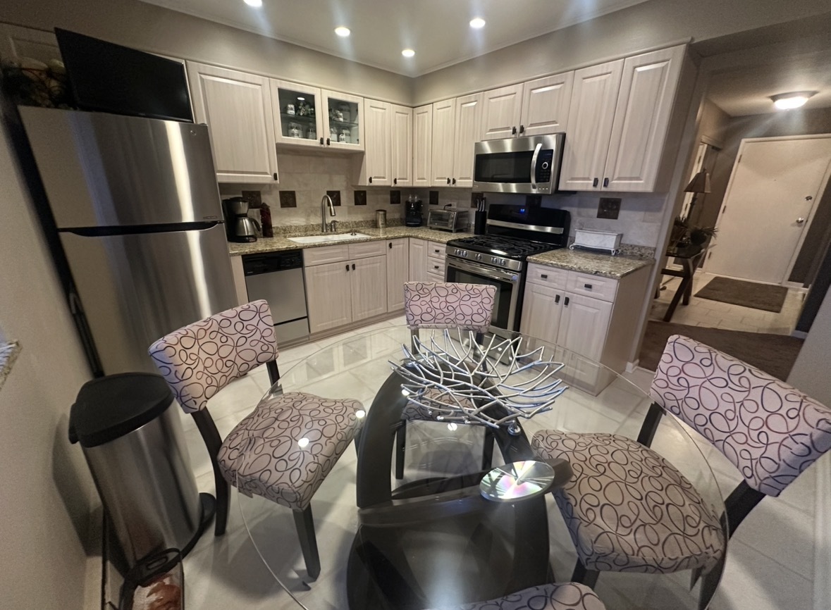 1311 S FINLEY Road #312, Lombard, IL 60148