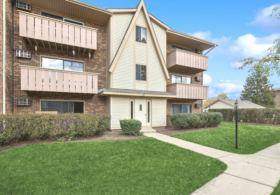 11 Echo Court #12, Vernon Hills, IL 60061