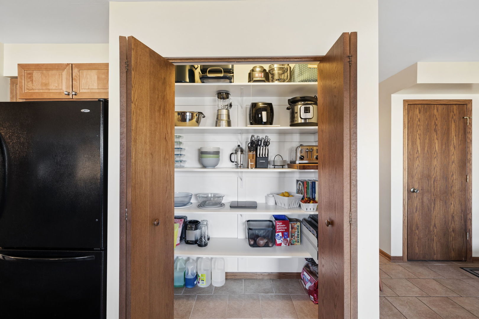 406 Whipple Lane, Westmont, IL 60559