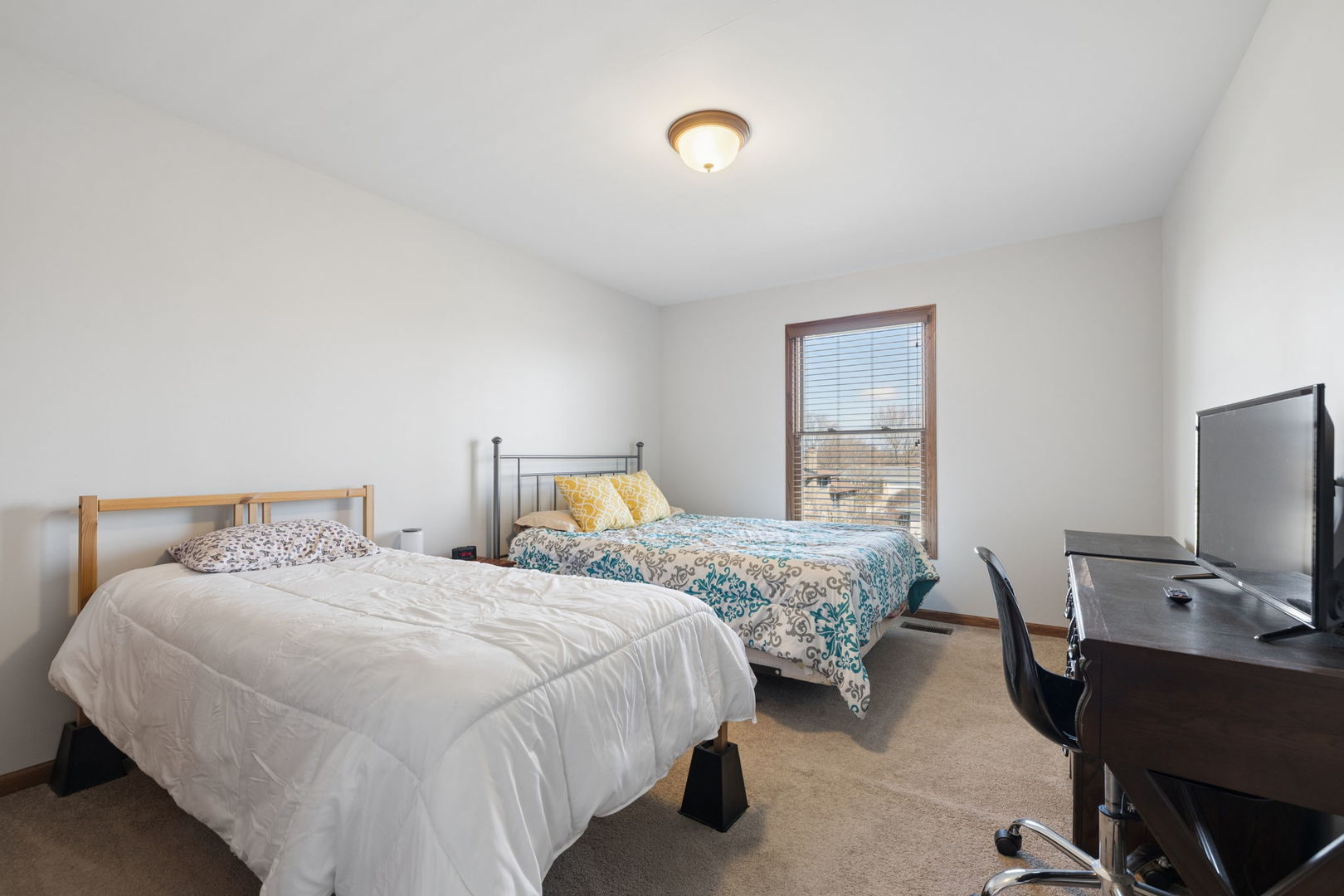 406 Whipple Lane, Westmont, IL 60559