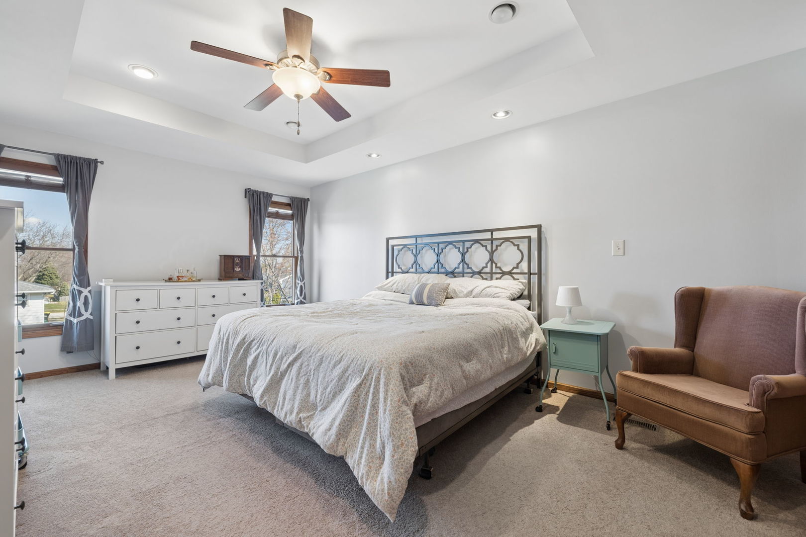 406 Whipple Lane, Westmont, IL 60559