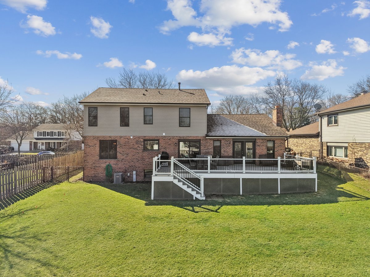 406 Whipple Lane, Westmont, IL 60559