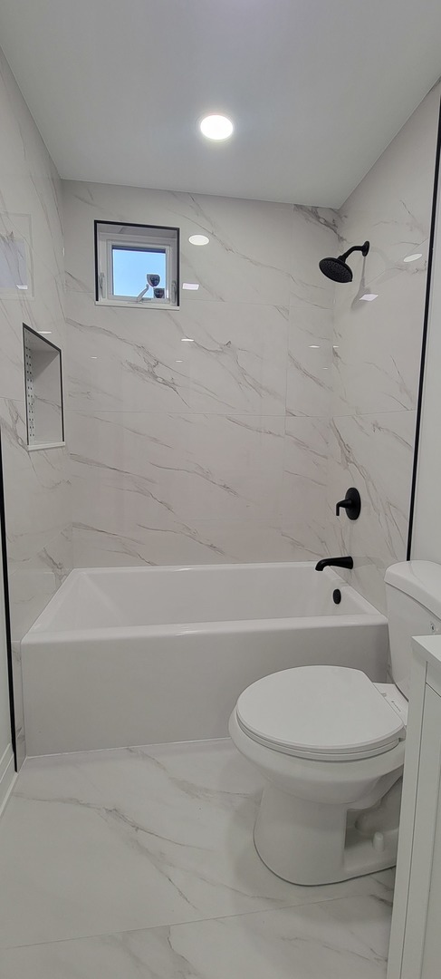 7501 W Winnemac Avenue, Harwood Heights, IL 60706