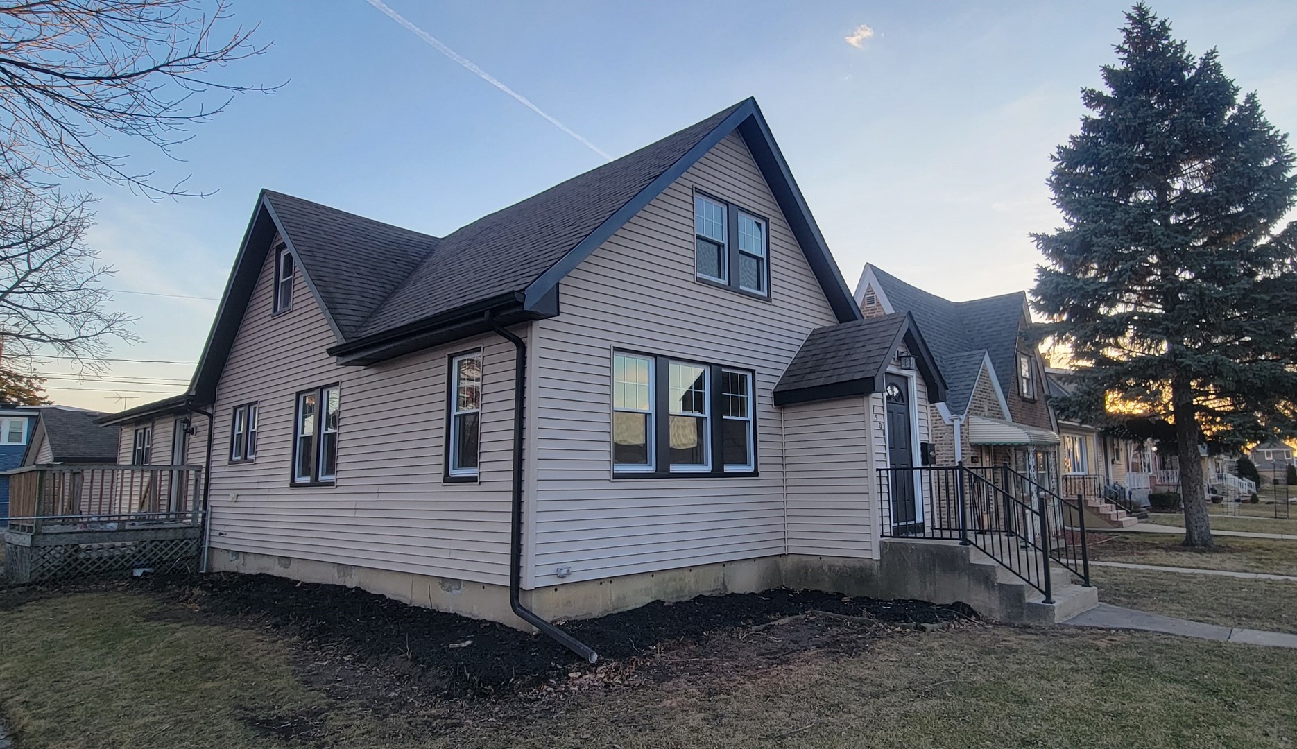 7501 W Winnemac Avenue, Harwood Heights, IL 60706