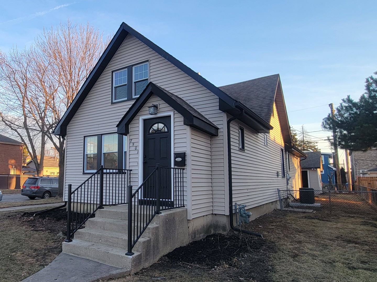 7501 W Winnemac Avenue, Harwood Heights, IL 60706