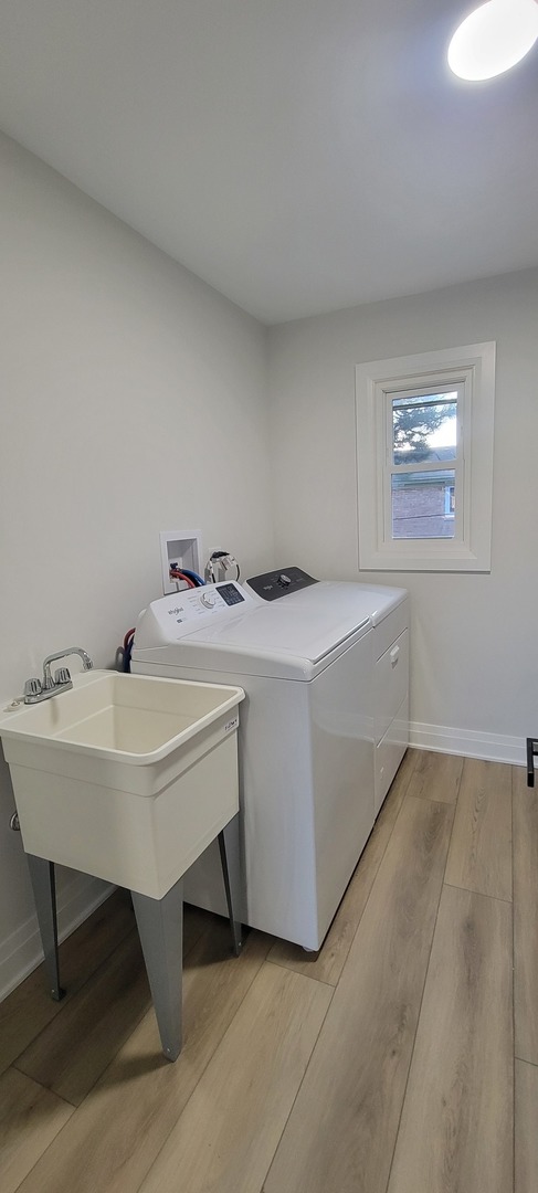 7501 W Winnemac Avenue, Harwood Heights, IL 60706