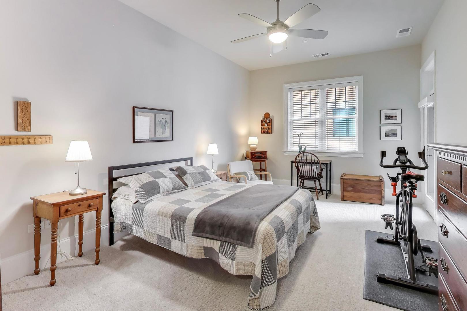 105 S Cottage Hill Avenue #206, Elmhurst, IL 60126