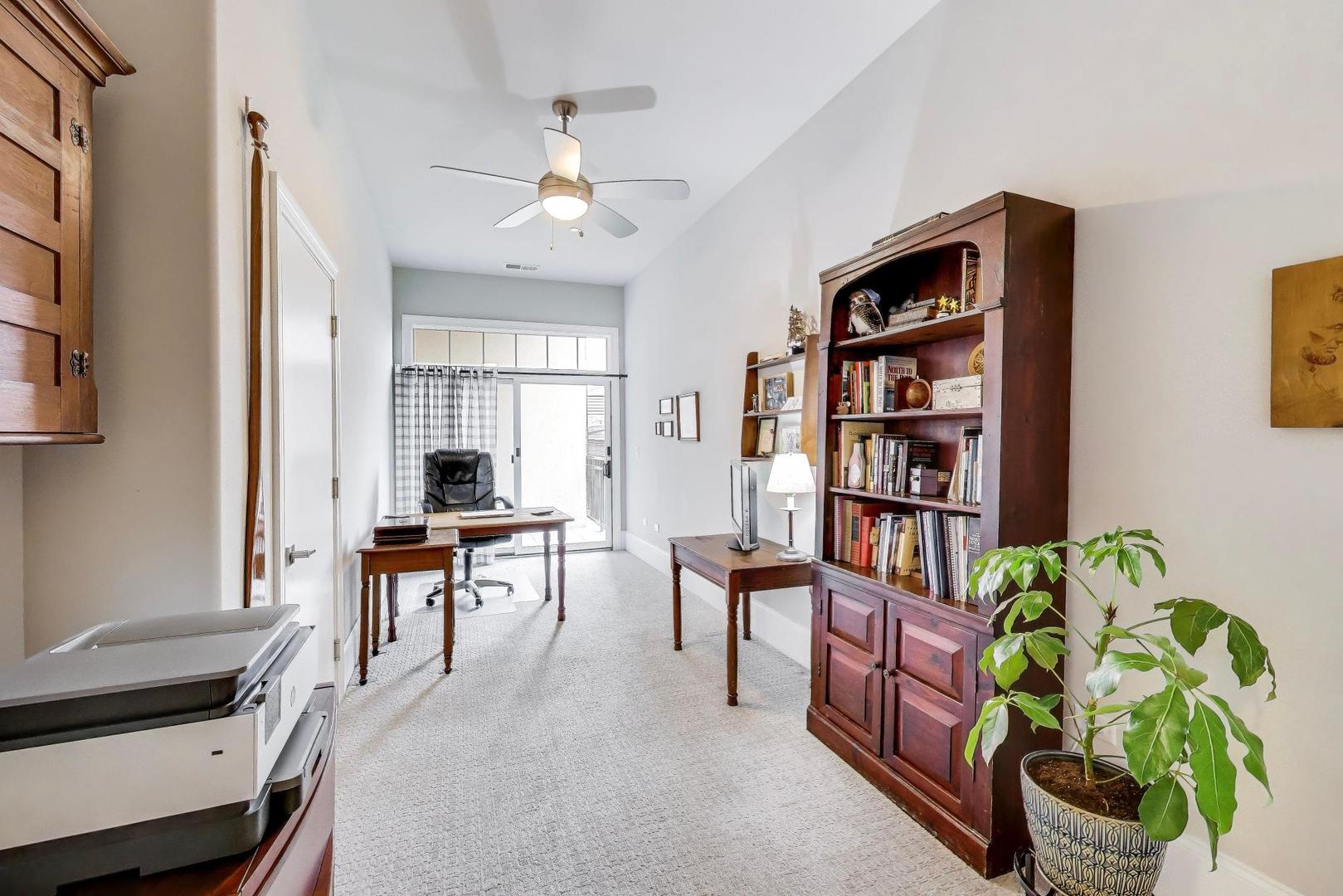 105 S Cottage Hill Avenue #206, Elmhurst, IL 60126