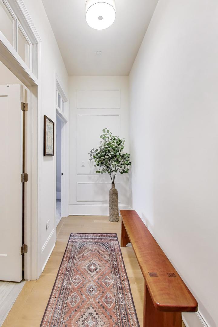 105 S Cottage Hill Avenue #206, Elmhurst, IL 60126