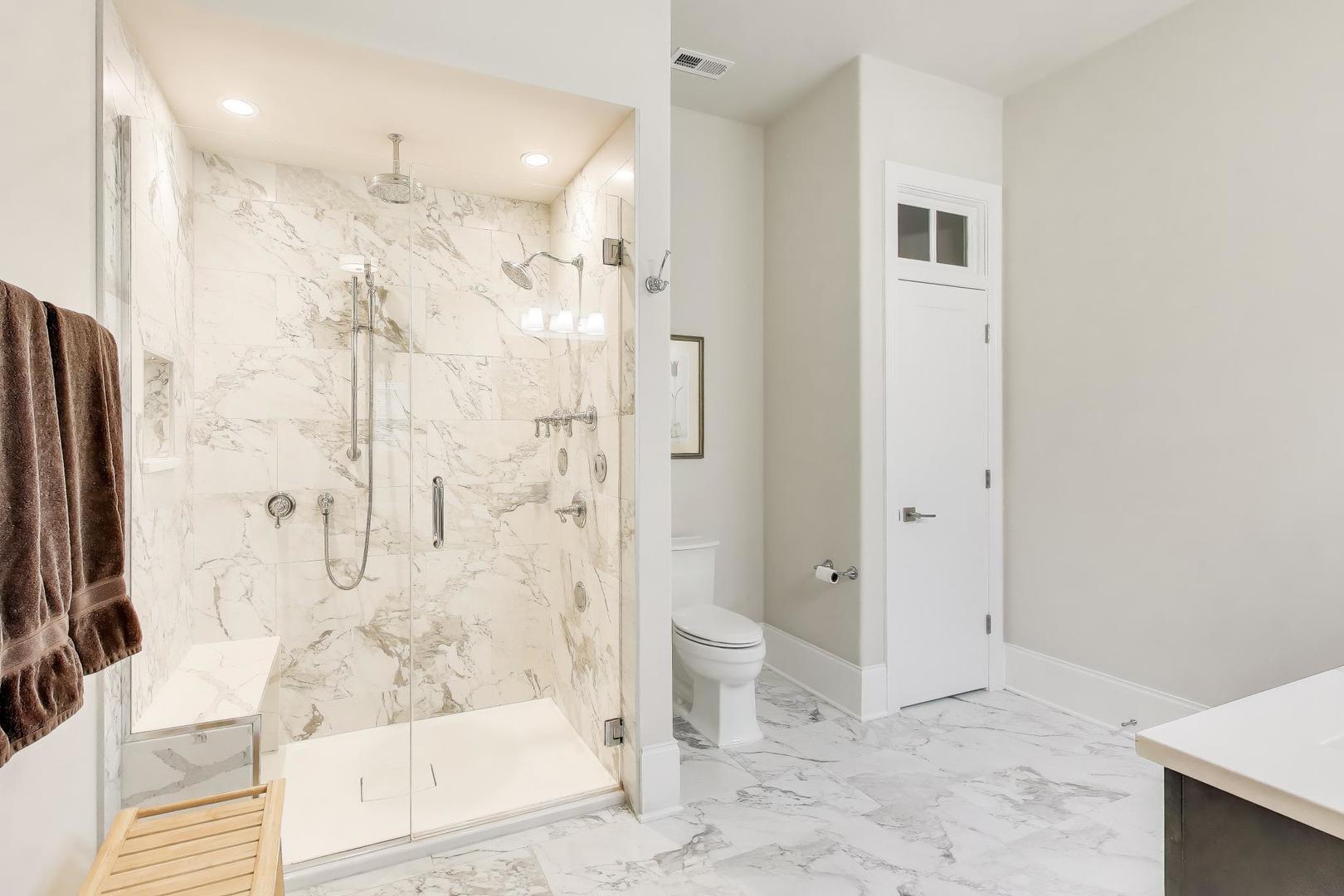 105 S Cottage Hill Avenue #206, Elmhurst, IL 60126