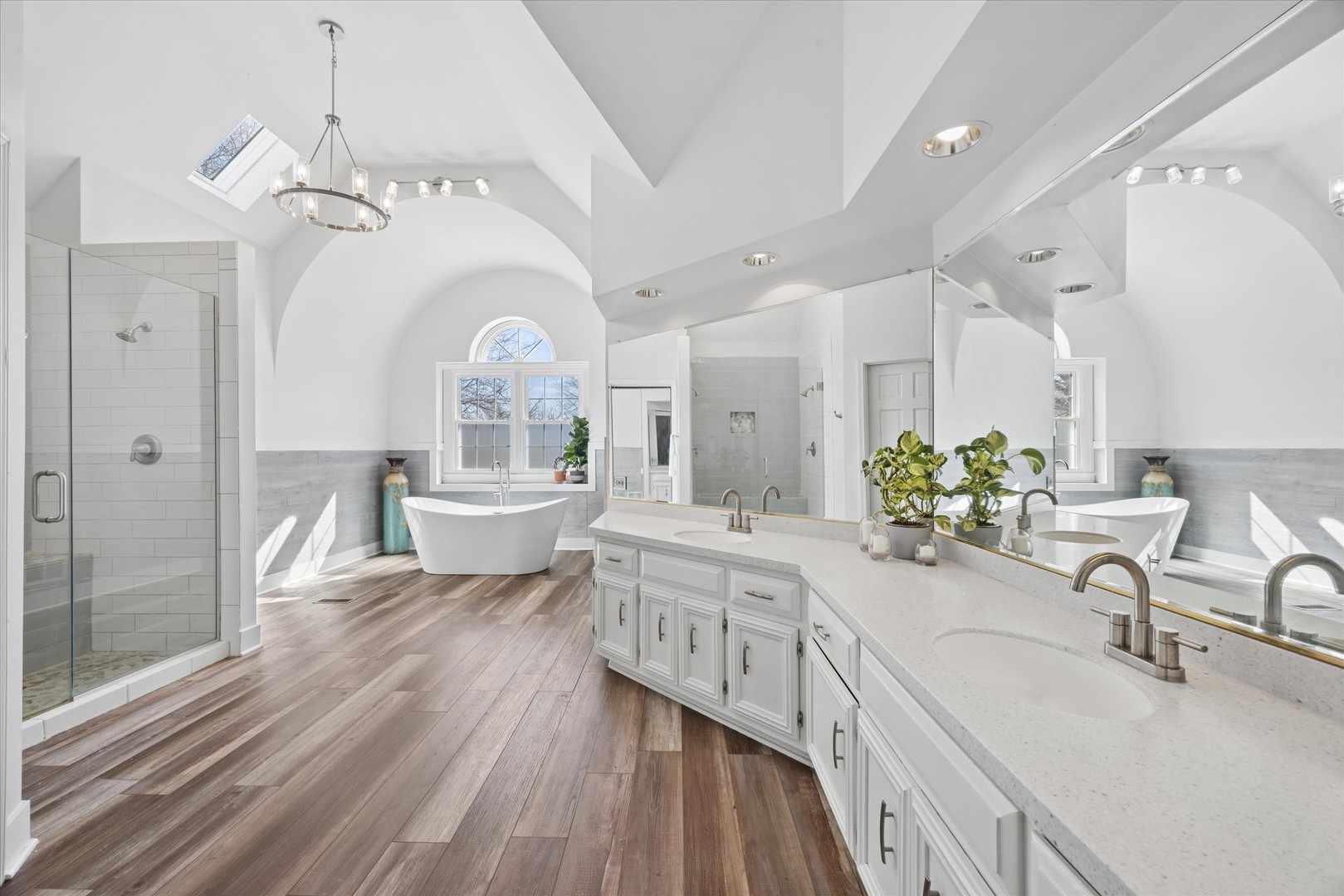 2711 Wendy Drive, Naperville, IL 60565