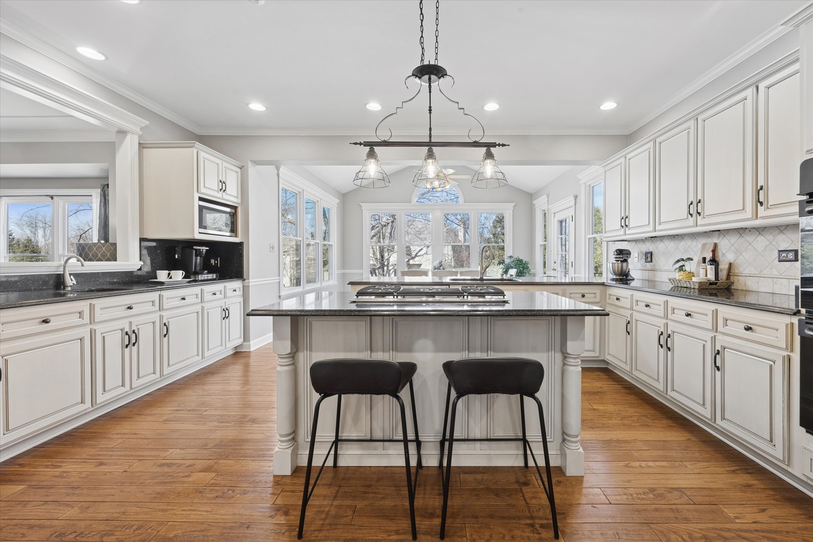 2711 Wendy Drive, Naperville, IL 60565