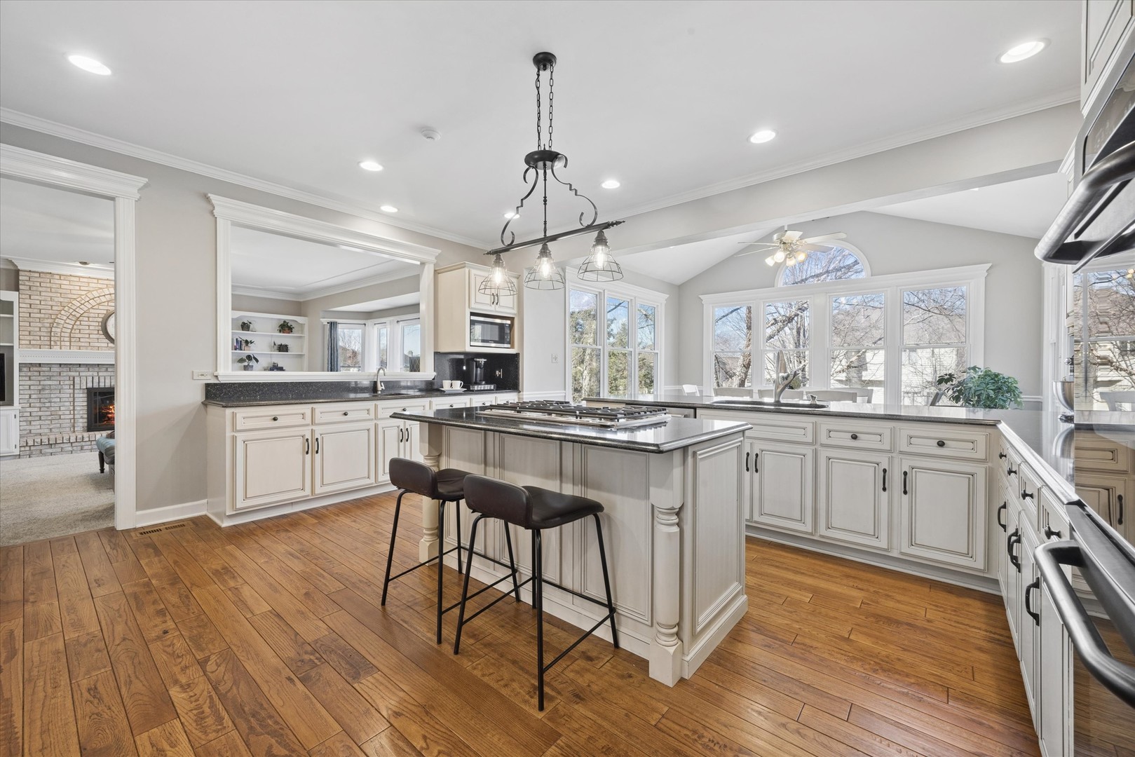 2711 Wendy Drive, Naperville, IL 60565