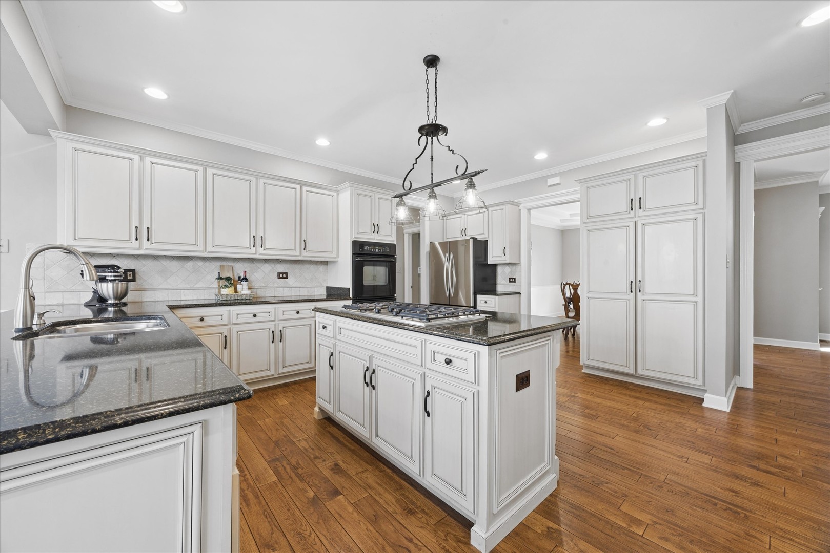 2711 Wendy Drive, Naperville, IL 60565