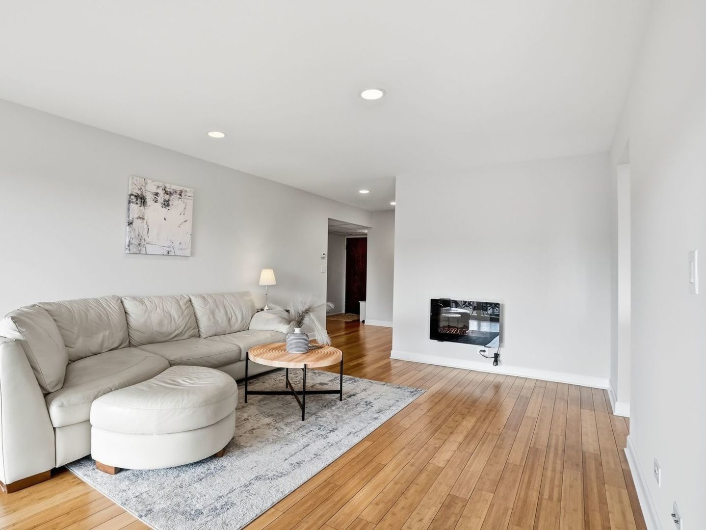 9332 Landings Lane #604, Des Plaines, IL 60016