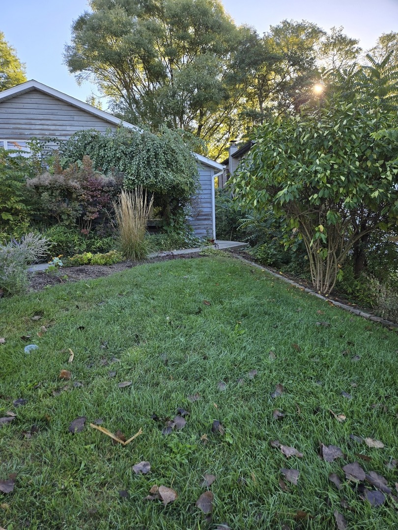 61 Highview Avenue, Fox Lake, IL 60020