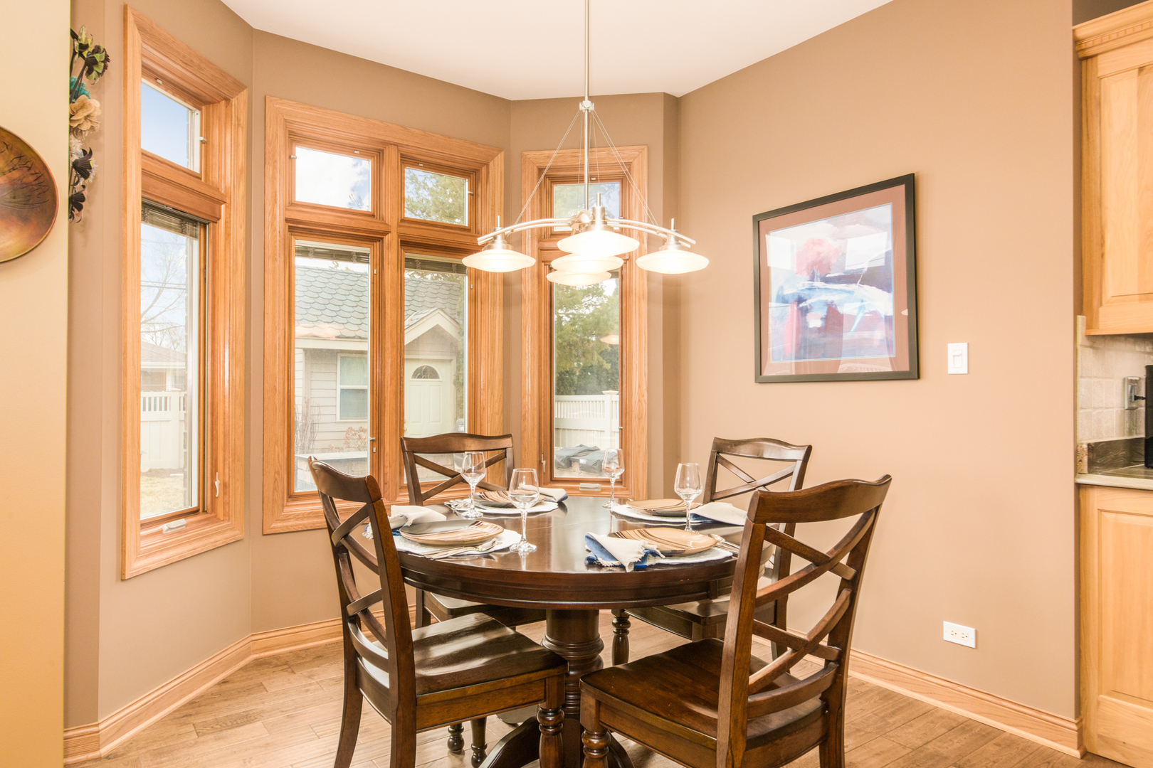 7245 W Lee Street, Niles, IL 60714