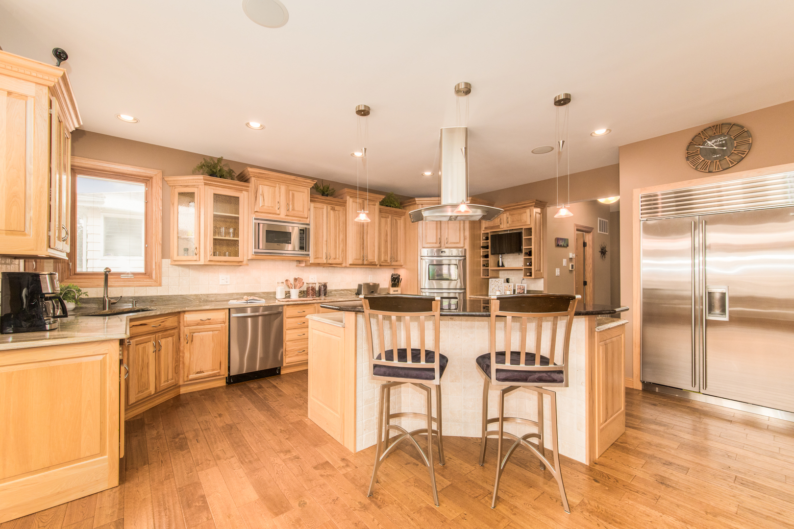 7245 W Lee Street, Niles, IL 60714