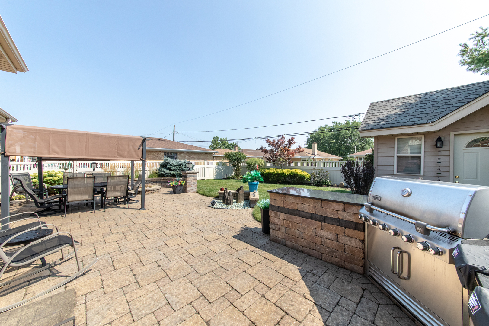 7245 W Lee Street, Niles, IL 60714