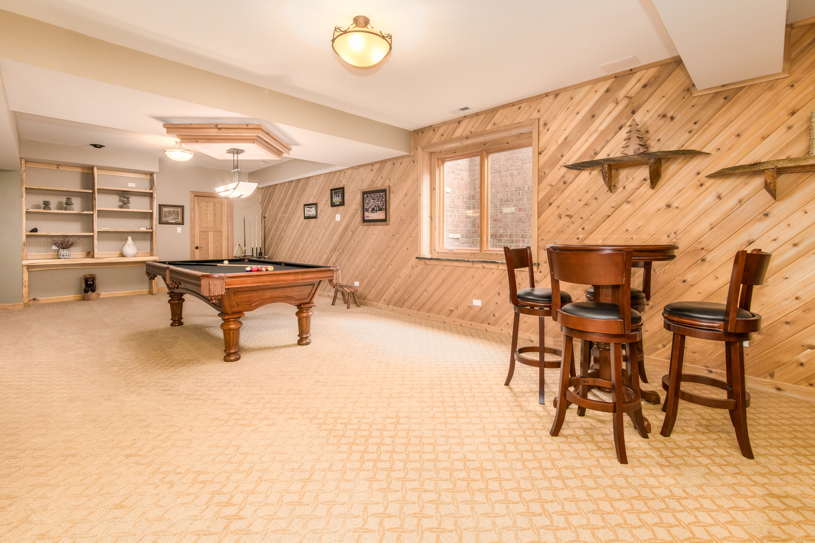 7245 W Lee Street, Niles, IL 60714