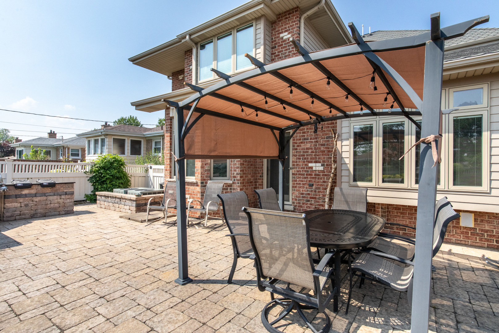 7245 W Lee Street, Niles, IL 60714