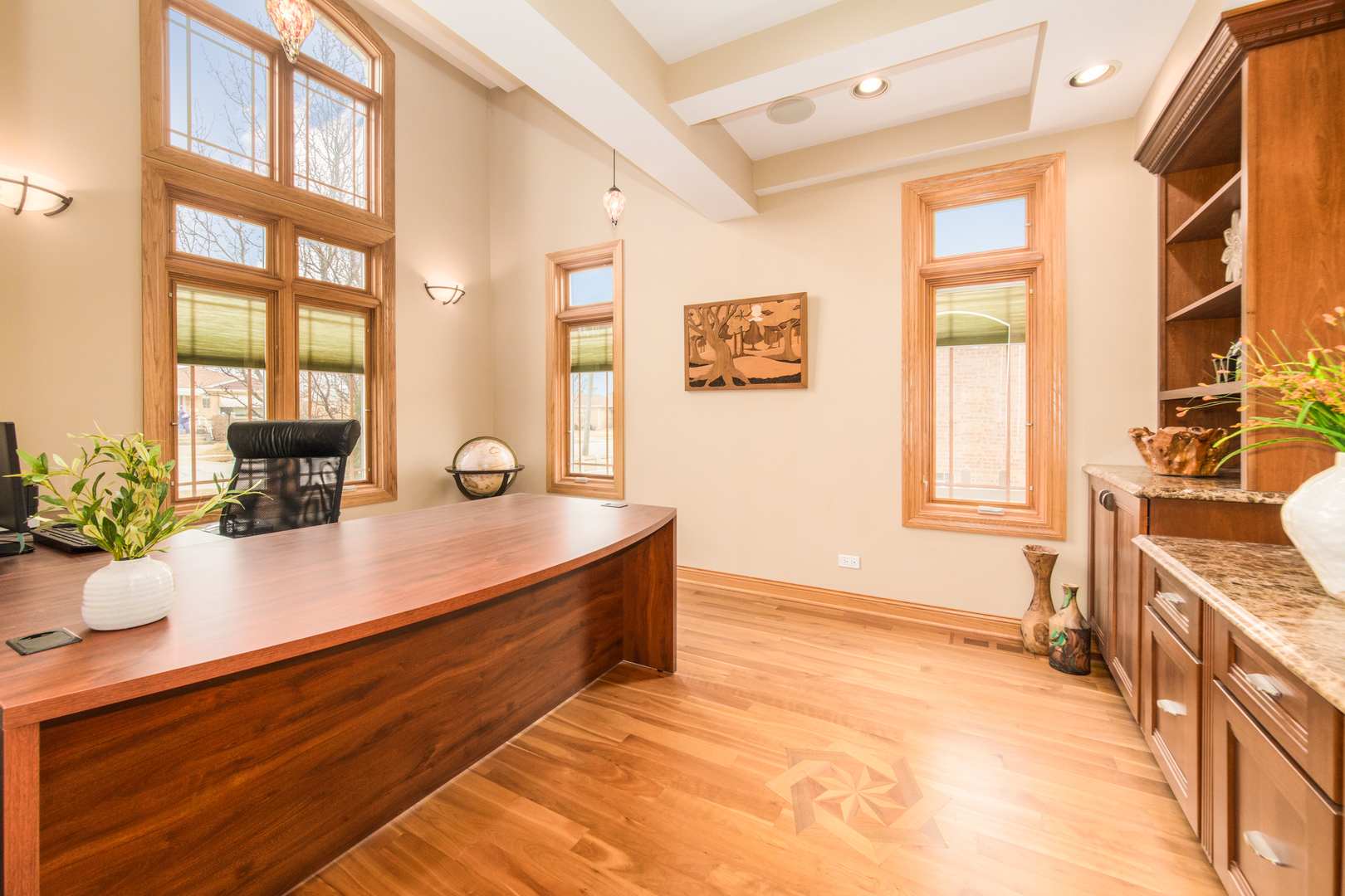 7245 W Lee Street, Niles, IL 60714