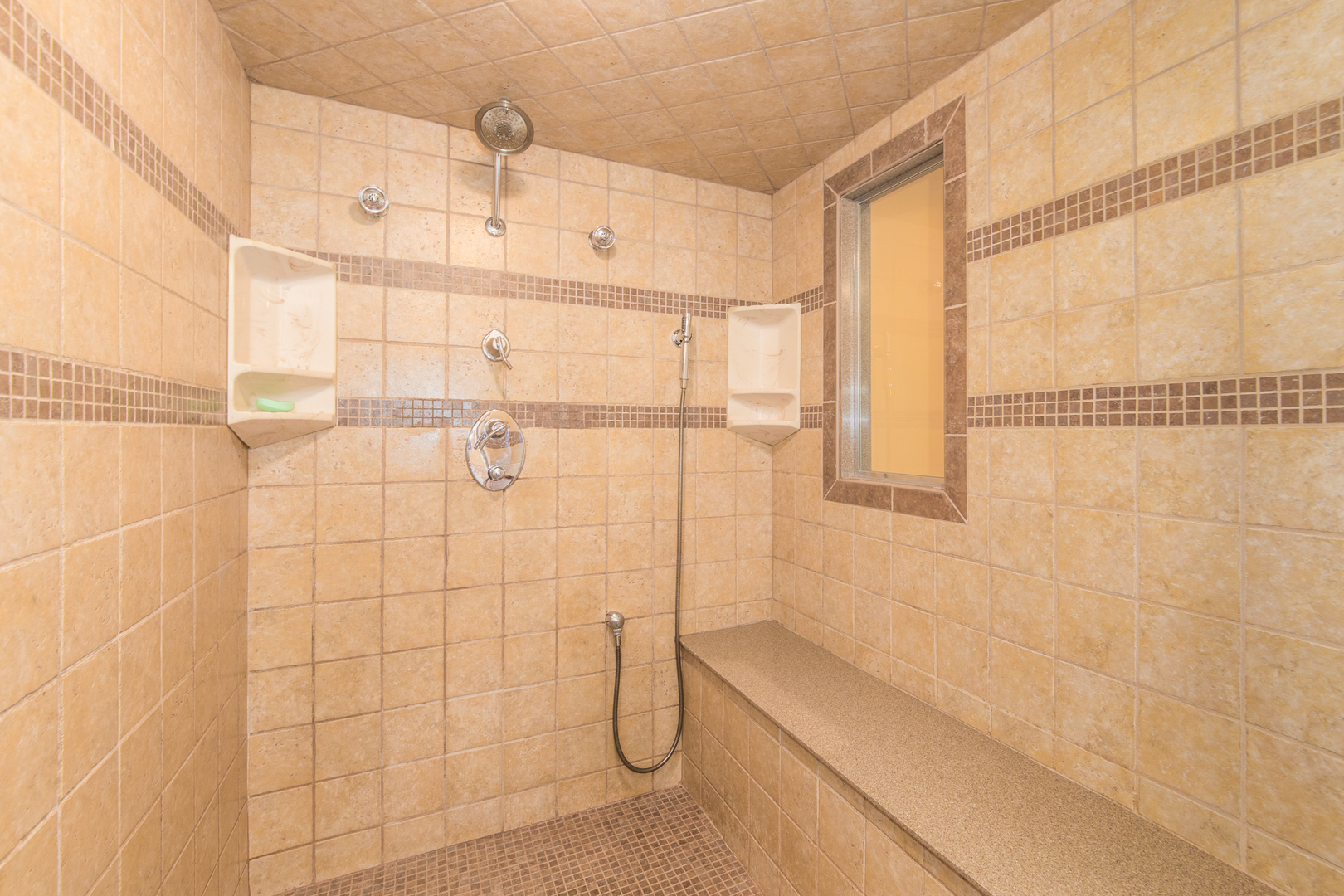 7245 W Lee Street, Niles, IL 60714