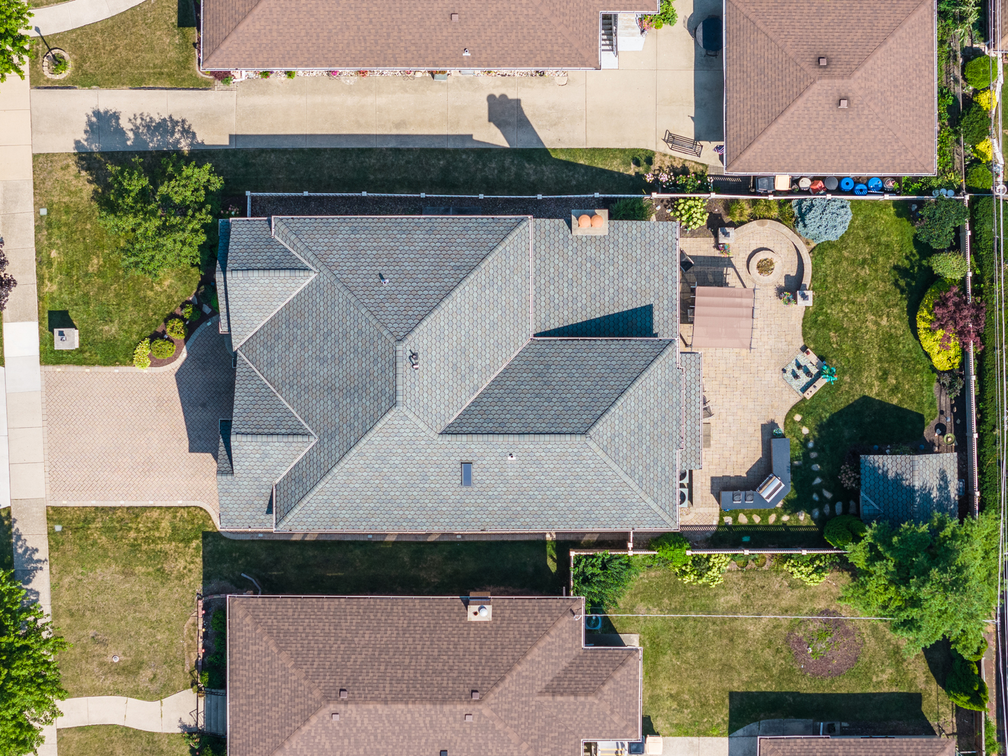 7245 W Lee Street, Niles, IL 60714