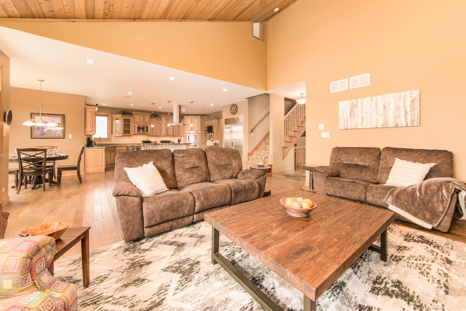 7245 W Lee Street, Niles, IL 60714