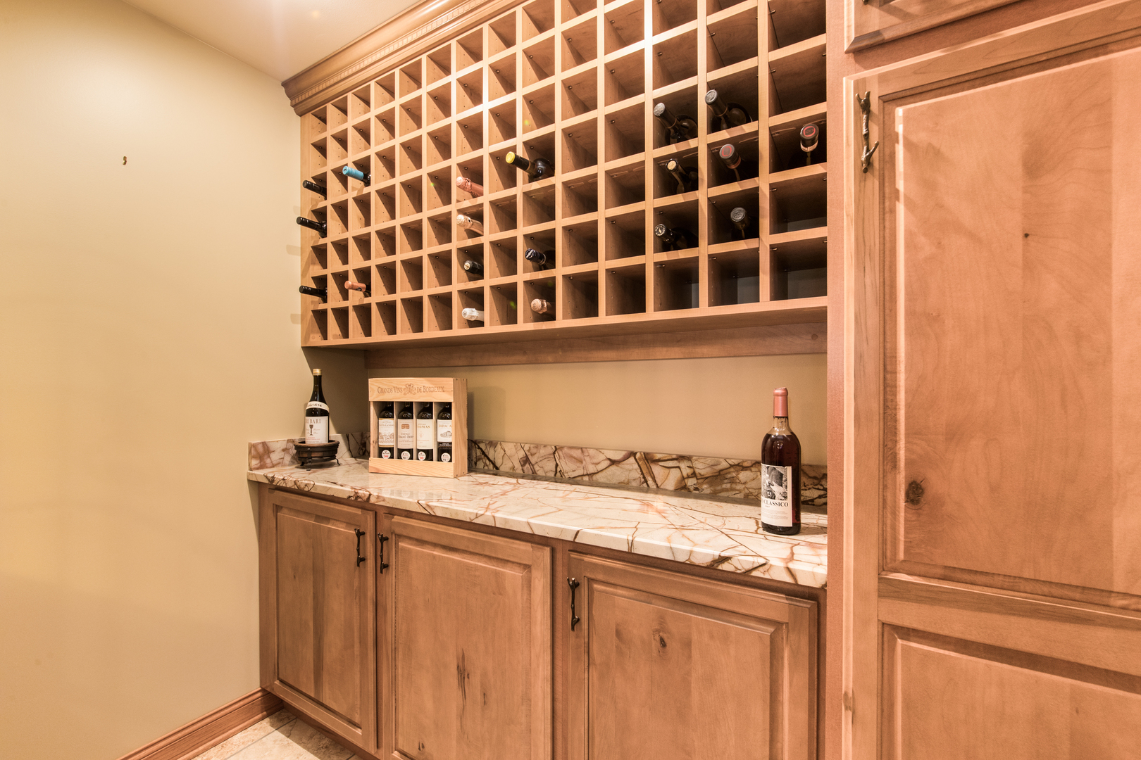 7245 W Lee Street, Niles, IL 60714