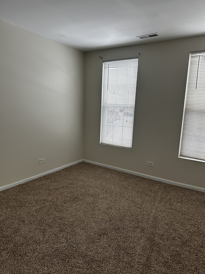 1121 Symphony Drive, Aurora, IL 60504