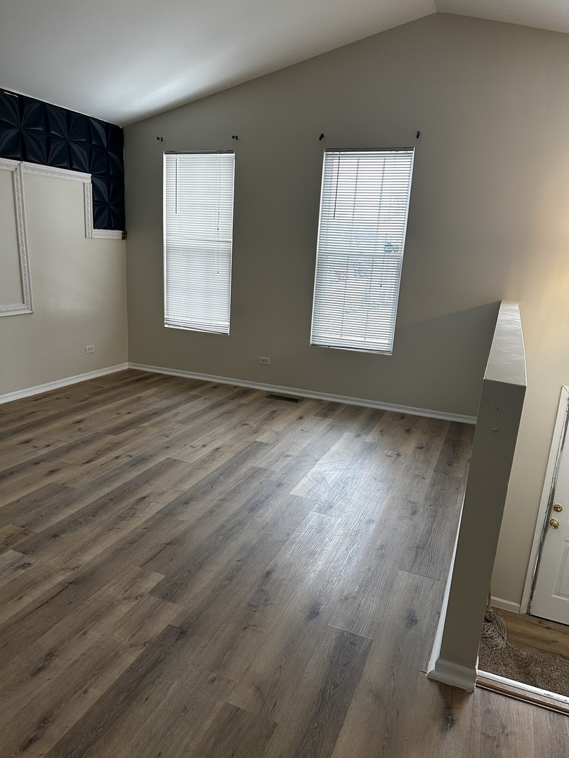 1121 Symphony Drive, Aurora, IL 60504