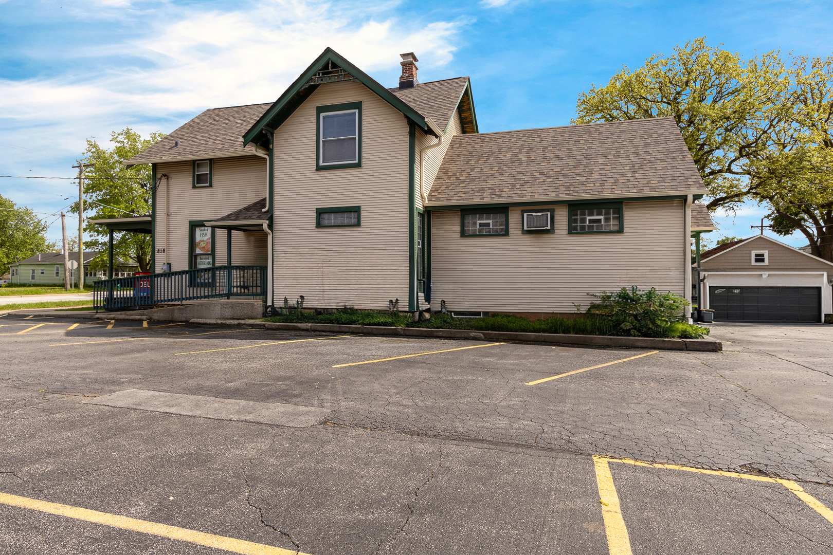 818 State Street, Lemont, IL 60439