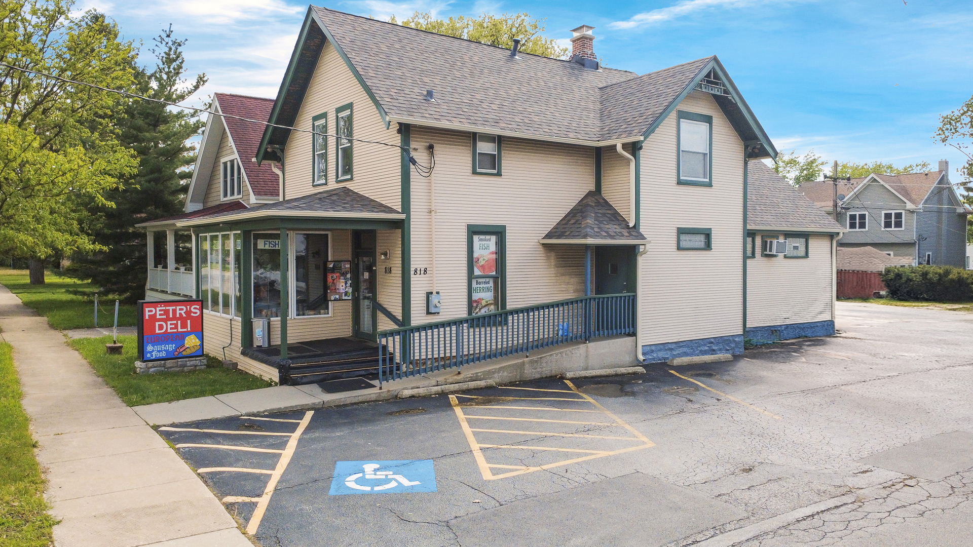 818 State Street, Lemont, IL 60439