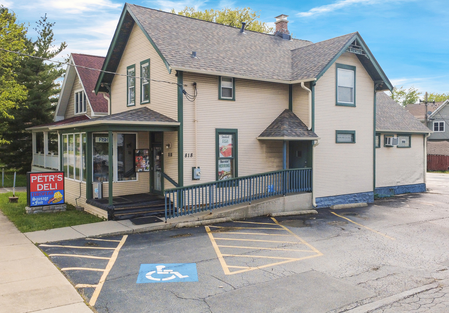 818 State Street, Lemont, IL 60439