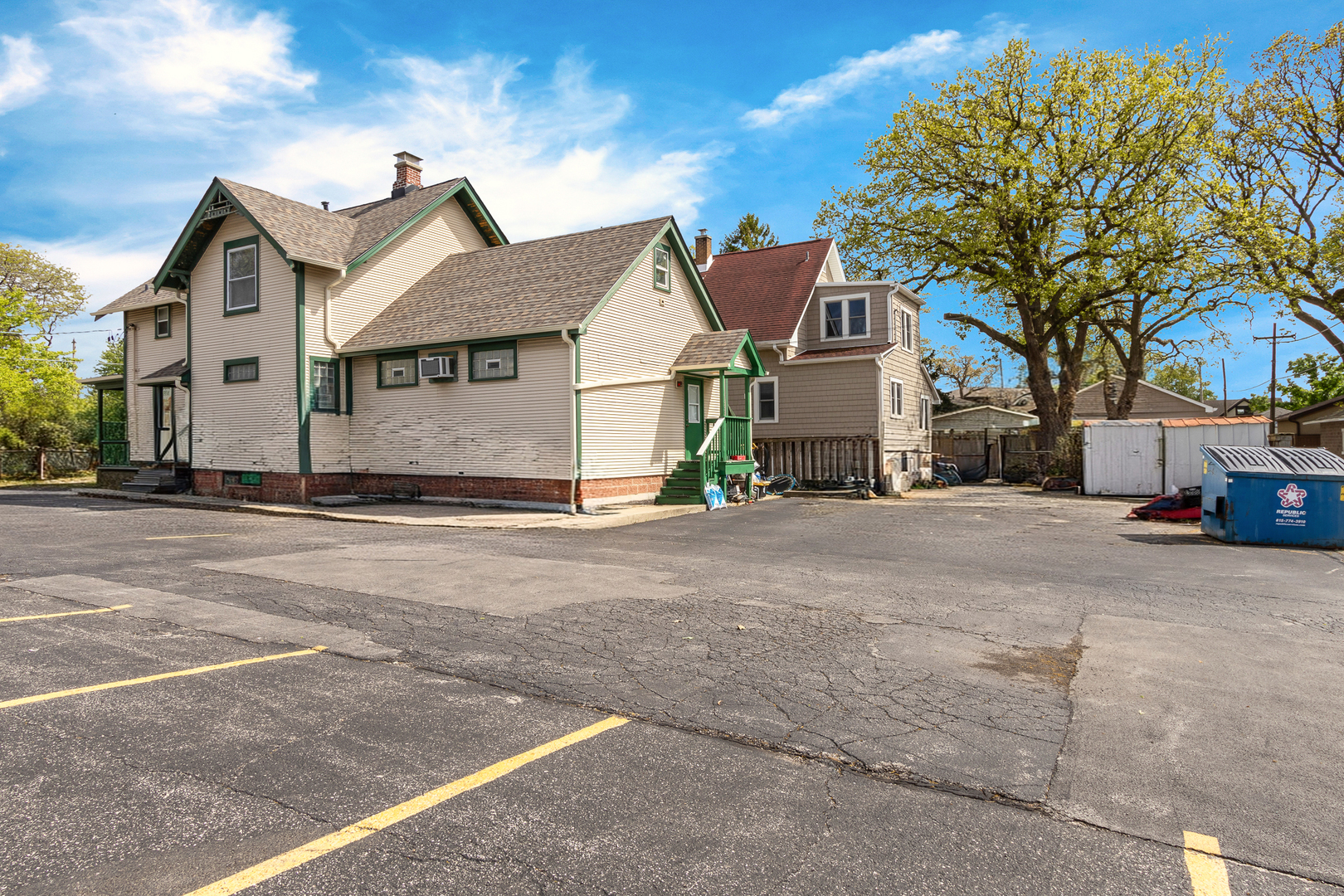 818 State Street, Lemont, IL 60439