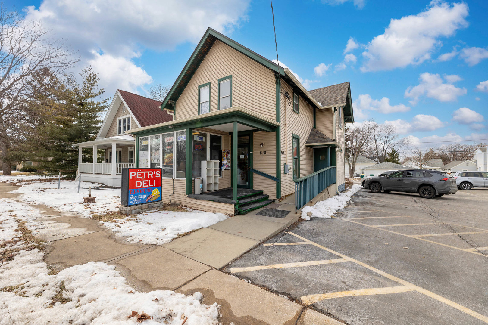 818 State Street, Lemont, IL 60439