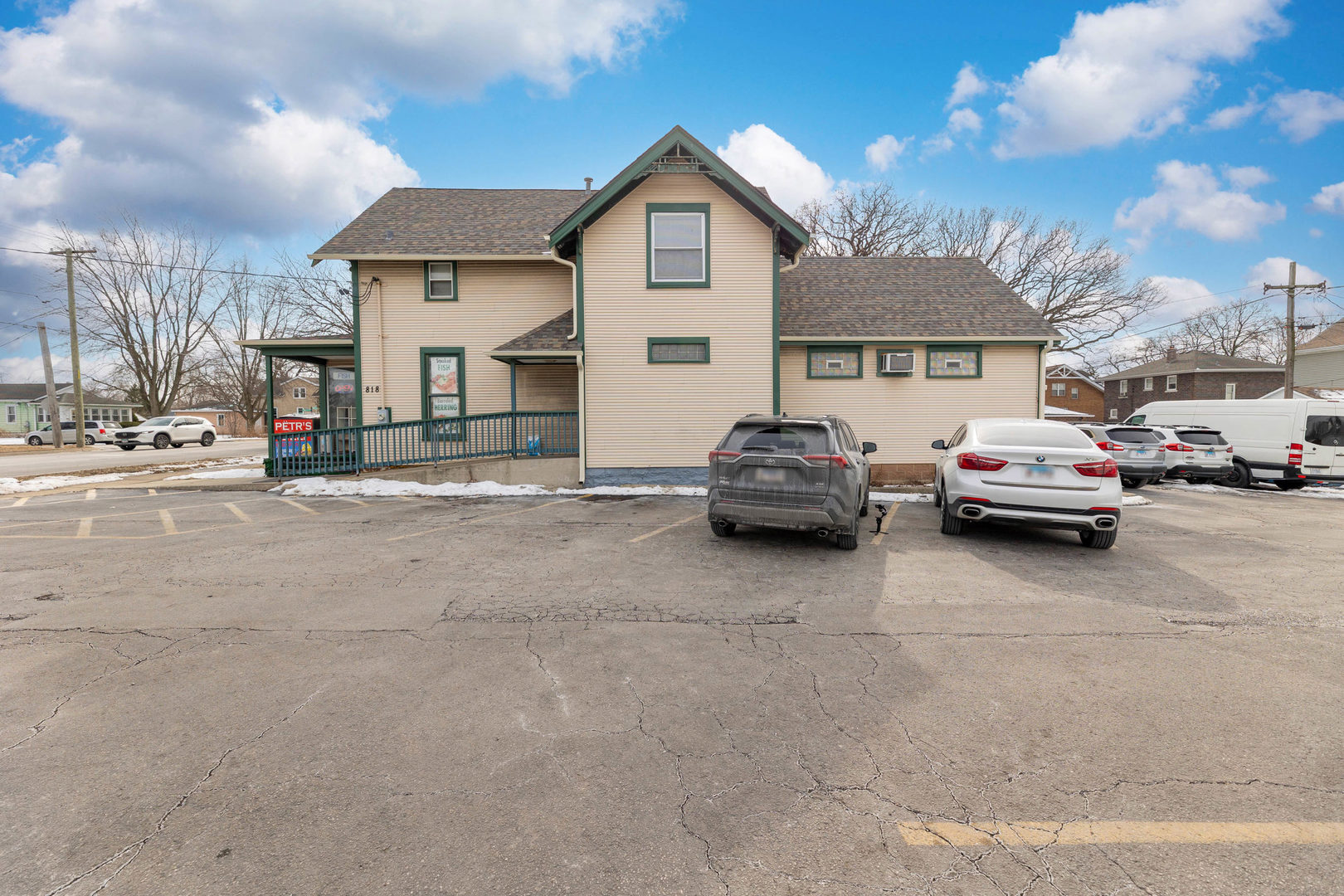 818 State Street, Lemont, IL 60439