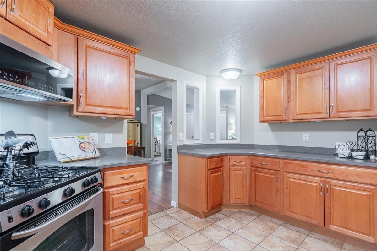 23 Geneva Court, Bloomington, IL 61704