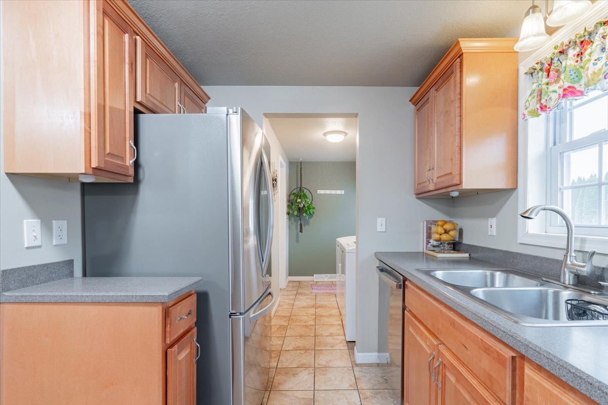 23 Geneva Court, Bloomington, IL 61704