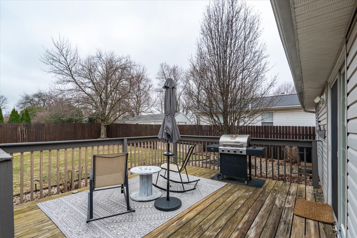 23 Geneva Court, Bloomington, IL 61704