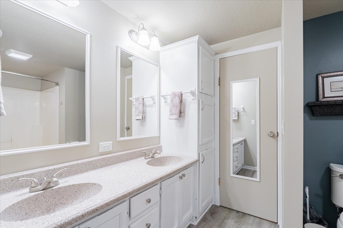 23 Geneva Court, Bloomington, IL 61704