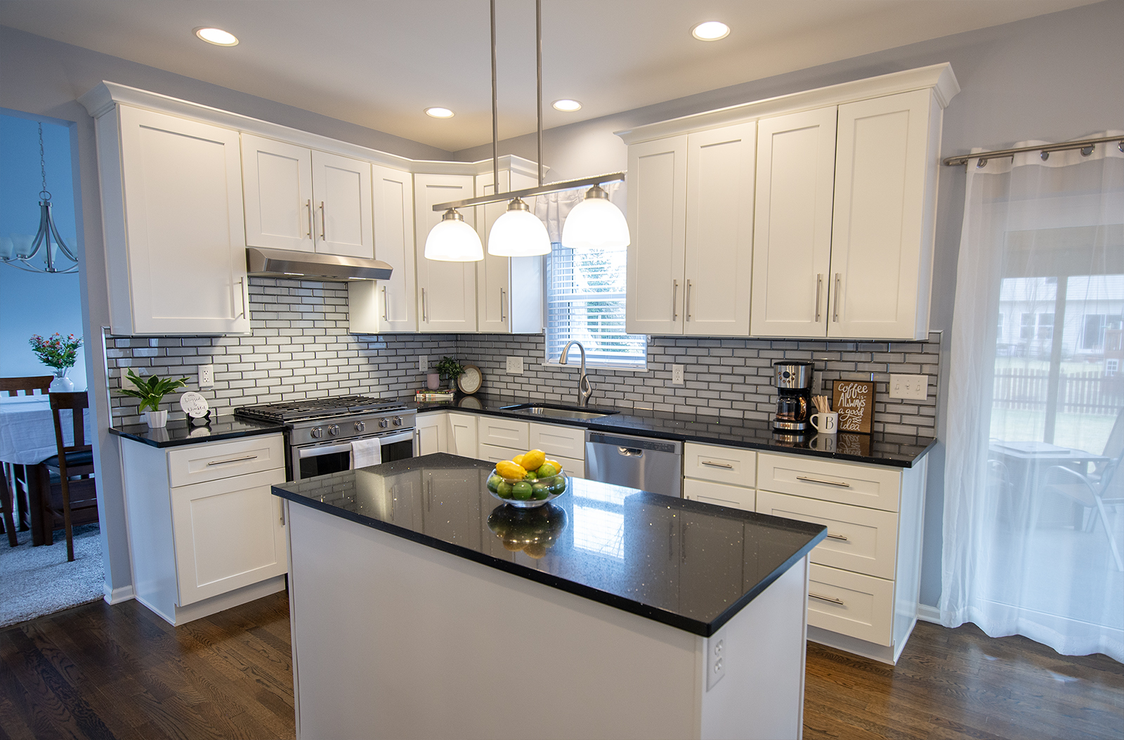 39W553 N Hyde Park, Geneva, IL 60134