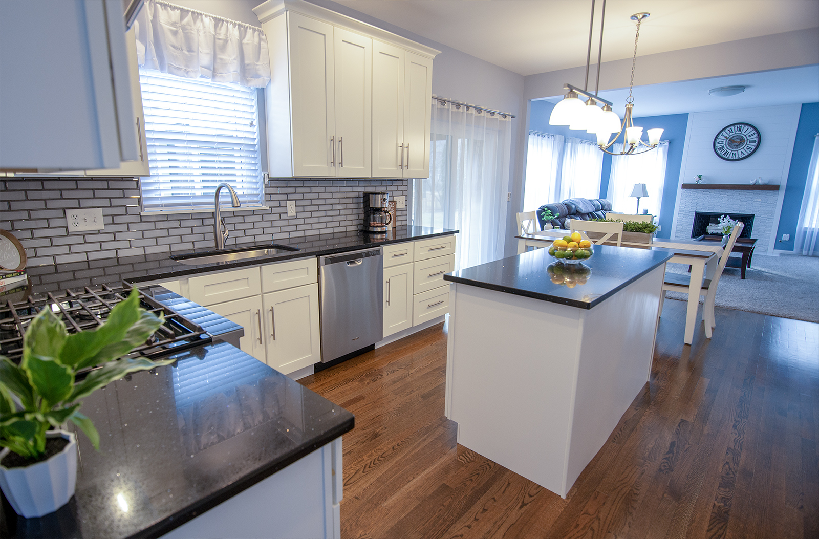 39W553 N Hyde Park, Geneva, IL 60134