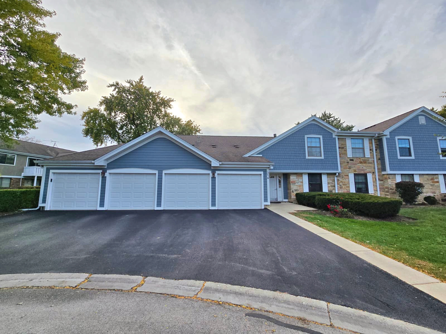314 Wildberry Court #B2, Schaumburg, IL 60193