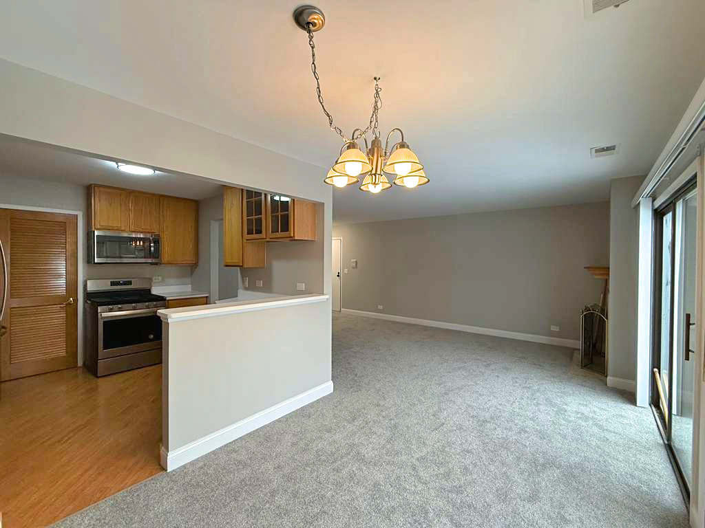 314 Wildberry Court #B2, Schaumburg, IL 60193