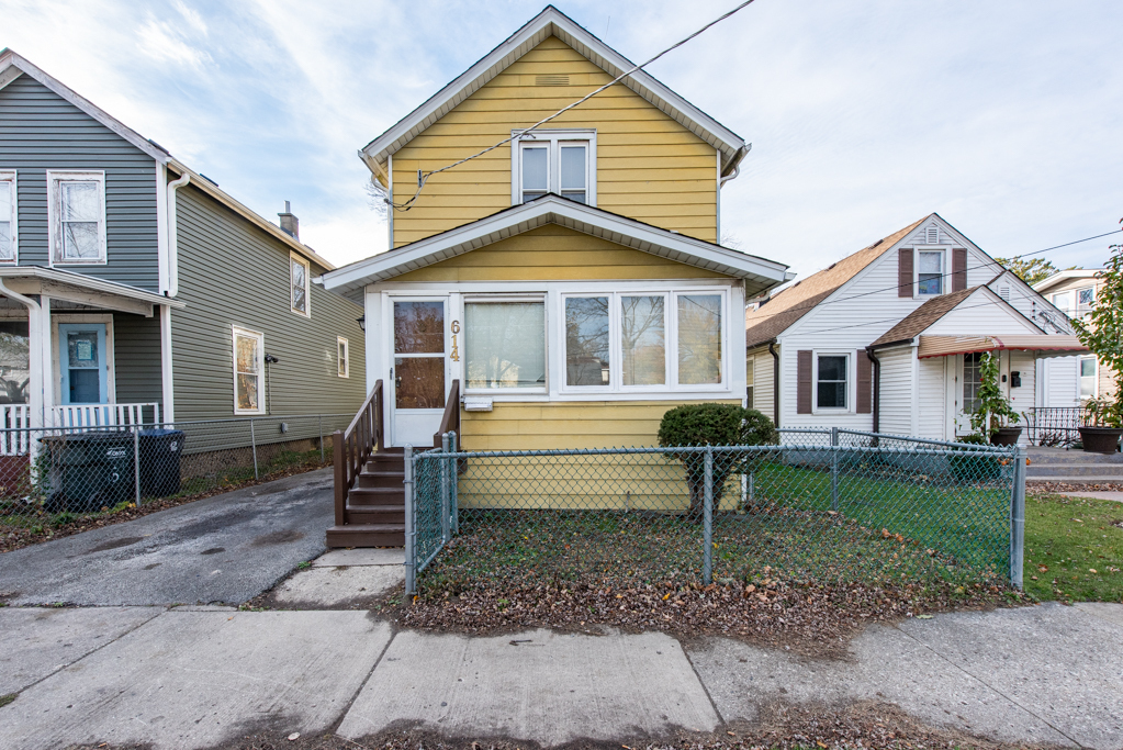 614 Walnut Street, Waukegan, IL 60085