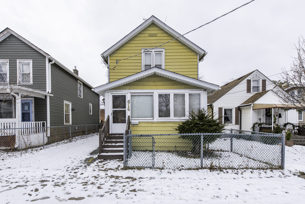 614 Walnut Street, Waukegan, IL 60085